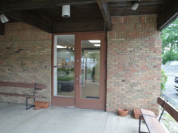 209 S Main St, Almont, MI 48003